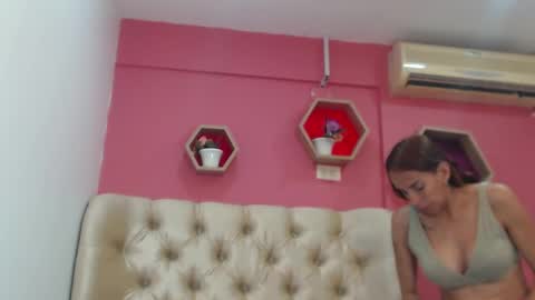 Snapshot of amber_moore chatting on 11/20/25, 05:56 Amber Moore online show from 11/20/25, 05:56