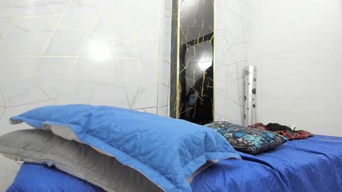  7 online show from 11/21/25, 05:17