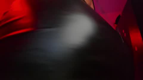 Snapshot of amber_smith20 chatting on 02/09/25, 03:32 find me here --- online show from 02/09/25, 03:32