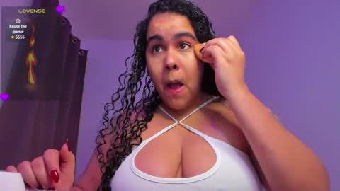 Snapshot of amber_smith20 chatting on 09/14/25, 12:10 find me here --- online show from 09/14/25, 12:10