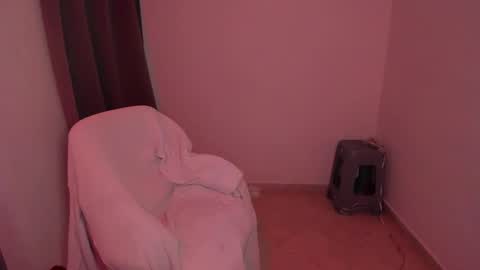 Snapshot of amber_smith20 chatting on 11/05/25, 11:05 find me here --- online show from 11/05/25, 11:05