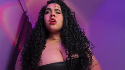 Snapshot of amber_smith20 chatting on 03/20/26, 02:05 find me here --- online show from 03/20/26, 02:05