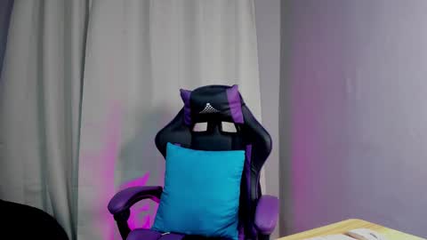 Snapshot of amberbaker21 chatting on 03/11/25, 11:44 Amber Baker online show from 03/11/25, 11:44