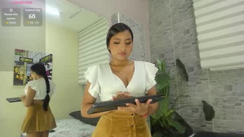 Snapshot of amberblazze chatting on 10/17/25, 11:57 amberblazze online show from 10/17/25, 11:57