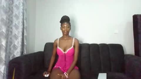 Snapshot of amberheat chatting on 10/31/25, 08:32 CAMI online show from 10/31/25, 08:32