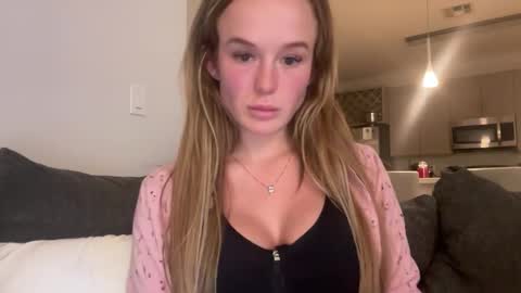 Snapshot of amberjayxox0 chatting on 11/17/25, 05:24 Amber online show from 11/17/25, 05:24