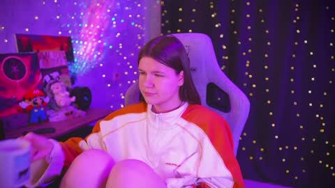 Snapshot of amberlyyy chatting on 05/13/26, 04:43 my name is Sonya but you can call me your favorite girl 3 online show from 05/13/26, 04:43