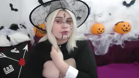 Amber online show from 10/23/25, 02:11