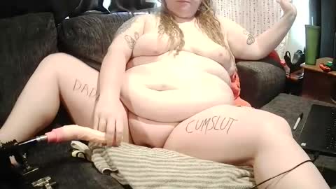 Snapshot of ambermonroefree chatting on 03/13/26, 01:18 ambermonroefree online show from 03/13/26, 01:18