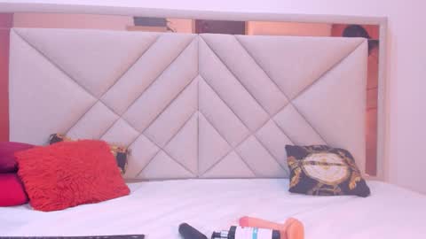 amberqueenx1 online show from 02/21/26, 12:06