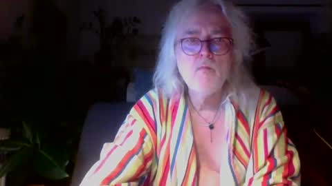 Snapshot of amberr11 chatting on 02/02/25, 11:42 Amberr11 online show from 02/02/25, 11:42