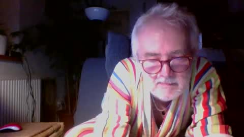 Snapshot of amberr11 chatting on 10/18/25, 10:10 Amberr11 online show from 10/18/25, 10:10