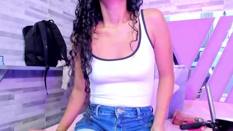 Snapshot of amberr_sweett chatting on 04/19/26, 05:56 Amber online show from 04/19/26, 05:56