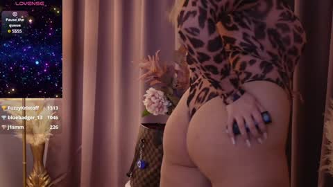 Snapshot of amberseyes chatting on 01/20/25, 12:18 Amberseyes online show from 01/20/25, 12:18