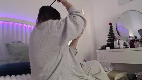 Snapshot of amberseyes chatting on 12/17/25, 01:06 Amberseyes online show from 12/17/25, 01:06