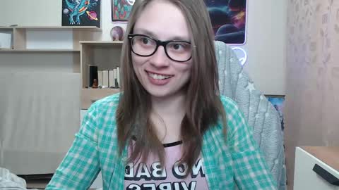 Snapshot of ambersimard chatting on 04/19/26, 02:16 Amber online show from 04/19/26, 02:16