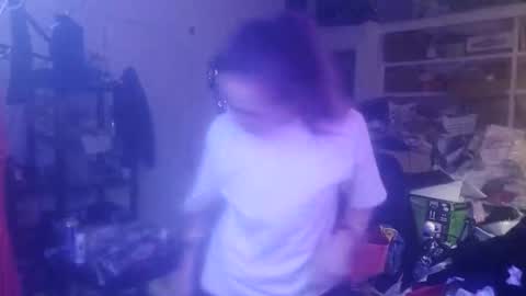 Snapshot of ambionce chatting on 11/23/25, 11:32 ambionce online show from 11/23/25, 11:32