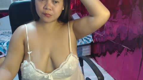 Snapshot of ambisyosa_moore chatting on 02/07/25, 05:29 Marie online show from 02/07/25, 05:29