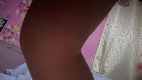 Snapshot of ambisyosa_moore chatting on 06/09/26, 05:57 Marie online show from 06/09/26, 05:57