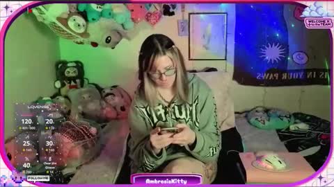 Snapshot of ambrosiakitty chatting on 04/27/26, 06:44 Ambrosia online show from 04/27/26, 06:44