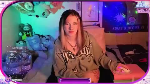 Snapshot of ambrosiakitty chatting on 05/14/26, 07:15 Ambrosia online show from 05/14/26, 07:15