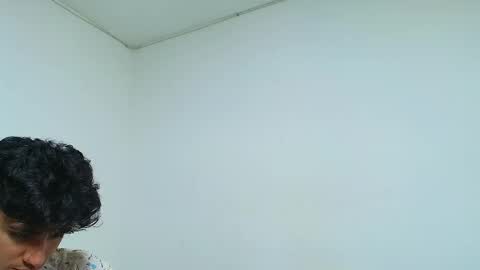 Snapshot of ameli_and_lucas chatting on 01/22/25, 01:10 Amelia Lucas online show from 01/22/25, 01:10