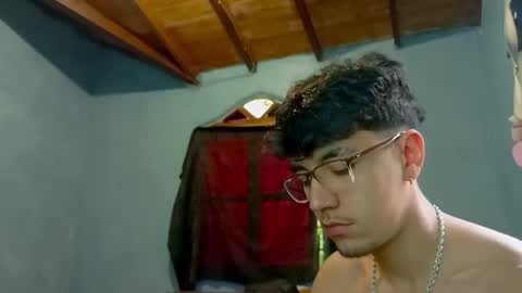 Snapshot of ameli_and_lucas chatting on 09/15/25, 06:41 Amelia Lucas online show from 09/15/25, 06:41