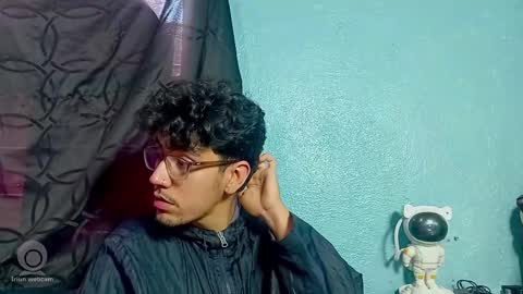 Snapshot of ameli_and_lucas chatting on 10/09/25, 03:32 Amelia Lucas online show from 10/09/25, 03:32