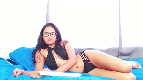 Snapshot of amelia2998 chatting on 03/12/25, 07:06 Amelia online show from 03/12/25, 07:06