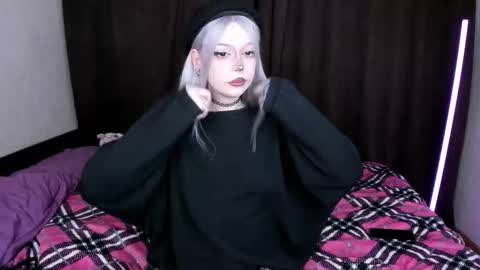 Snapshot of amelia__miller chatting on 10/14/25, 11:44 Amelia online show from 10/14/25, 11:44