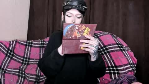 Amelia online show from 04/08/26, 09:09