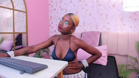 Amelia Adams online show from 10/29/25, 07:26