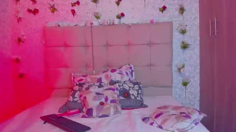 amelia_ferrerx online show from 10/15/25, 03:39