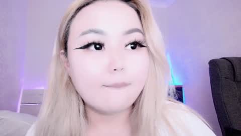 Snapshot of amelia_sunlight chatting on 12/11/24, 08:50 Amelia online show from 12/11/24, 08:50