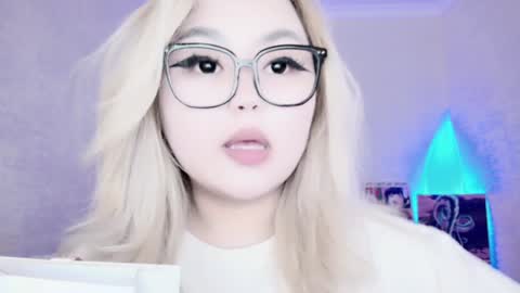 Snapshot of amelia_sunlight chatting on 12/13/24, 12:31 Amelia online show from 12/13/24, 12:31