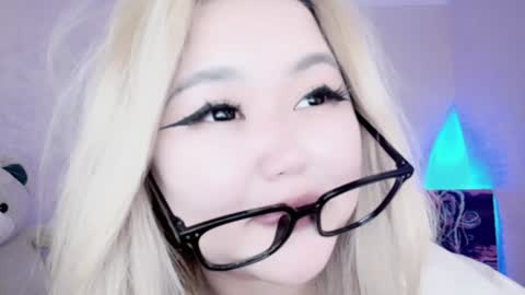 Snapshot of amelia_sunlight chatting on 12/13/24, 03:38 Amelia online show from 12/13/24, 03:38