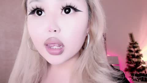 Snapshot of amelia_sunlight chatting on 12/19/24, 11:25 Amelia online show from 12/19/24, 11:25