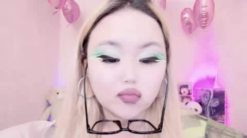 Snapshot of amelia_sunlight chatting on 02/17/25, 12:21 Amelia online show from 02/17/25, 12:21