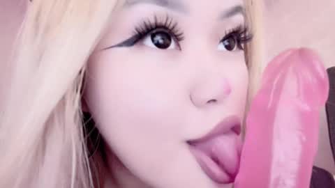 Snapshot of amelia_sunlight chatting on 02/18/25, 12:26 Amelia online show from 02/18/25, 12:26