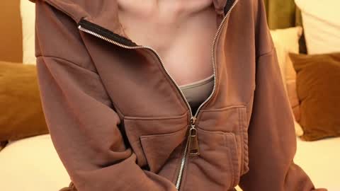 Amelia online show from 01/07/25, 07:42