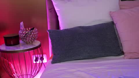 Amelia online show from 11/28/25, 07:00