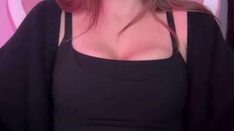 Snapshot of ameliacooperxxx chatting on 10/15/25, 08:42 ameliacooperxxx online show from 10/15/25, 08:42