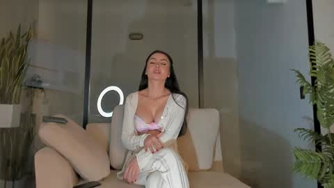 Snapshot of ameliajones_1 chatting on 04/05/26, 01:25 Ameliajones online show from 04/05/26, 01:25