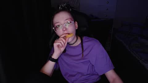 Amelia online show from 11/26/25, 03:18