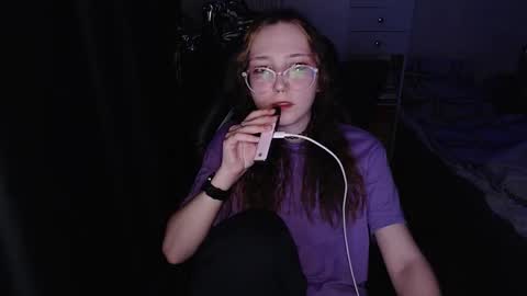 Amelia online show from 11/26/25, 04:19