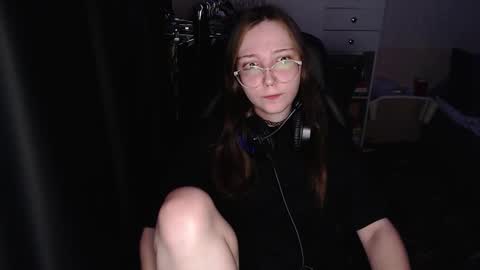 Amelia online show from 12/04/25, 01:59