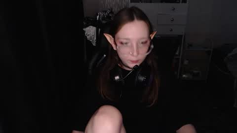 Amelia online show from 12/21/25, 09:44