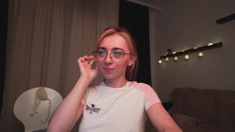 Amelia   online show from 12/16/24, 04:49