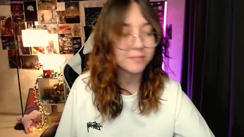 Amelia online show from 11/06/25, 08:37