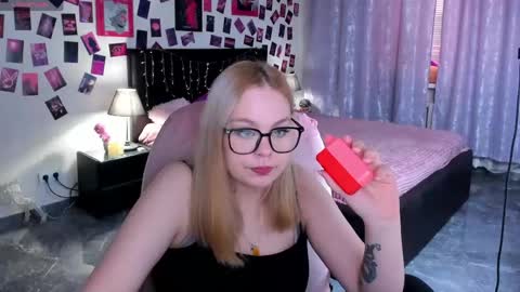 Snapshot of ameliamerris chatting on 04/14/26, 11:27 Amelia online show from 04/14/26, 11:27